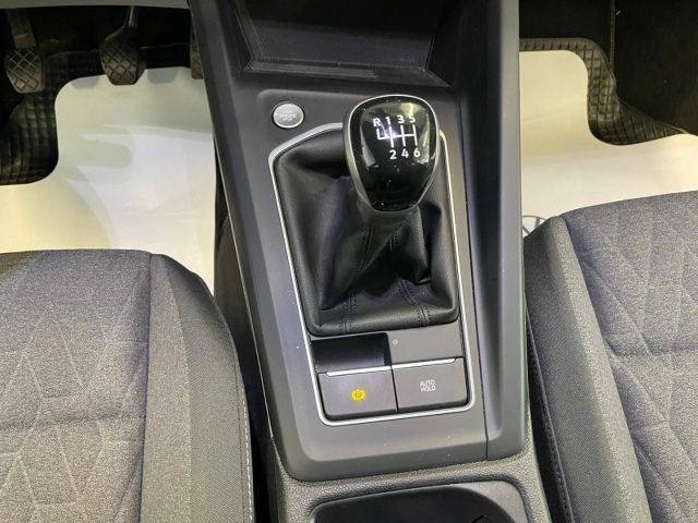 VOLKSWAGEN Golf Variant usata, con Touch screen