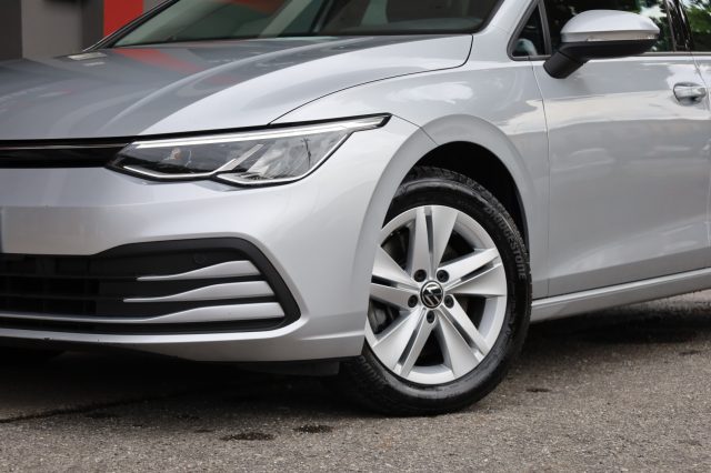 VOLKSWAGEN Golf Variant usata, con Fari Xenon