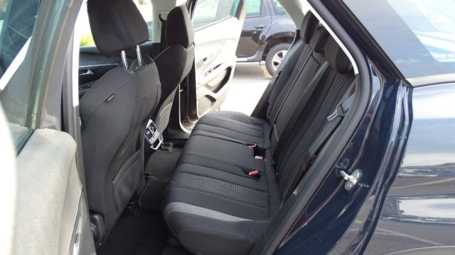 PEUGEOT 3008 usata, con USB