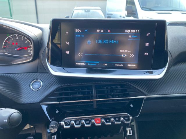 PEUGEOT 2008 usata, con Volante multifunzione