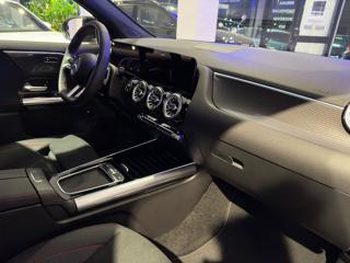 MERCEDES-BENZ GLA 200 usata, con Controllo automatico clima