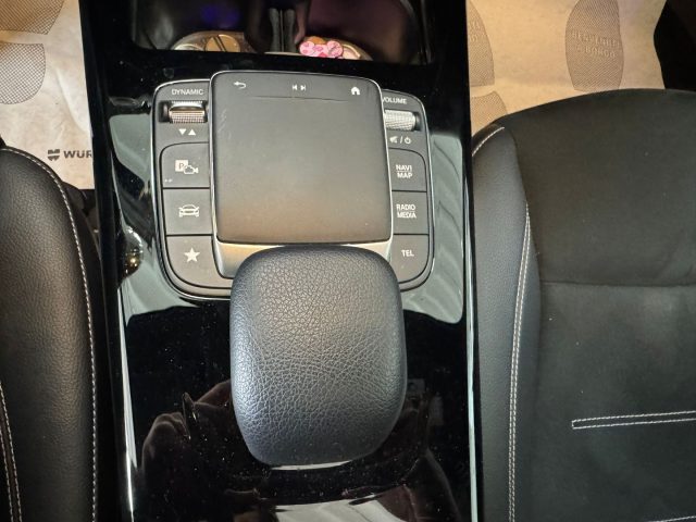 MERCEDES-BENZ A 180 usata, con Leve al volante
