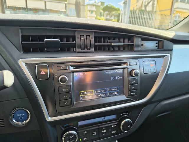 TOYOTA Auris usata, con Controllo automatico clima