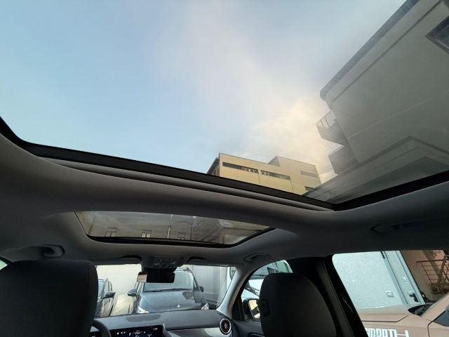 MERCEDES-BENZ GLA 180 usata, con Telecamera per parcheggio assistito