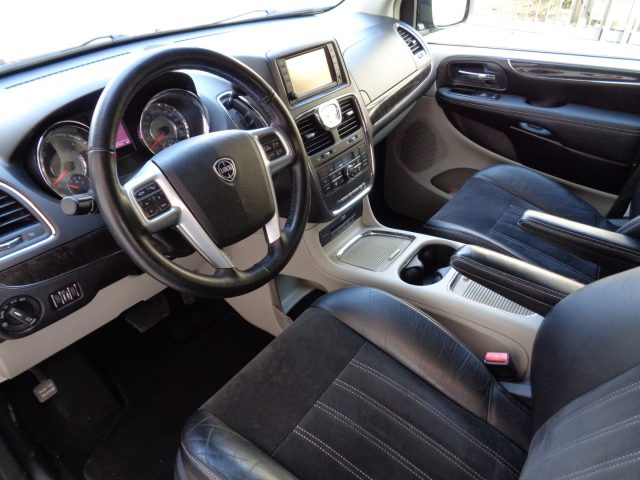 LANCIA Voyager usata, con Autoradio