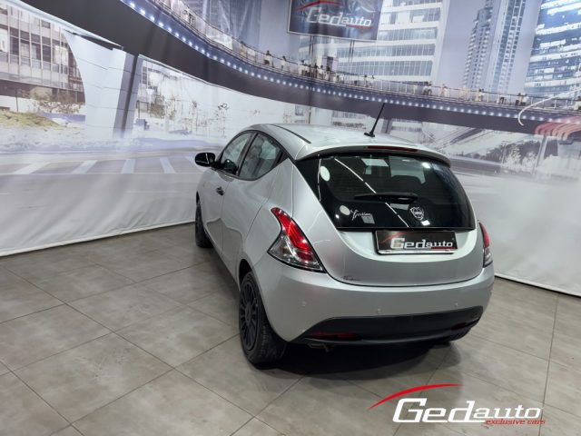 LANCIA Ypsilon usata, con ESP