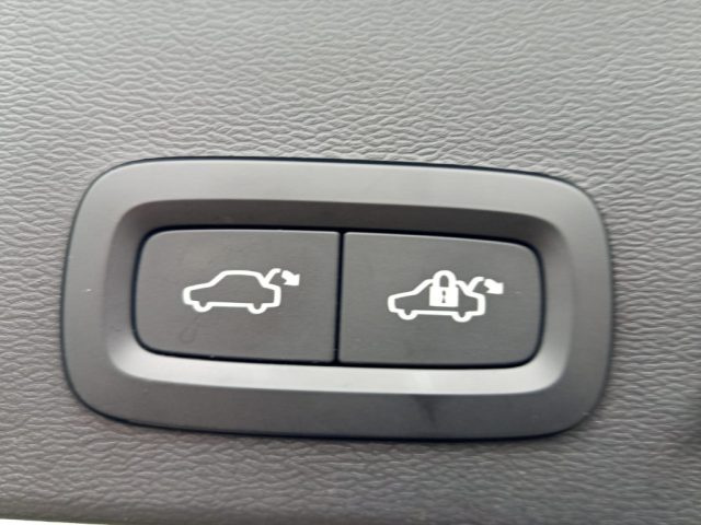 VOLVO XC40 usata, con Controllo trazione