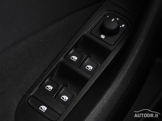 SKODA Kamiq usata, con Specchietti laterali elettrici