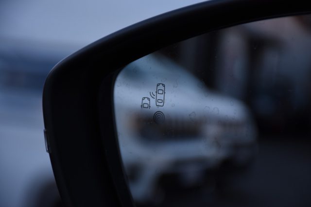 PEUGEOT 2008 usata, con Autoradio digitale