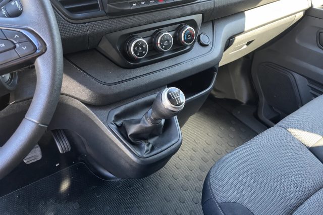 RENAULT Trafic usata, con Bluetooth