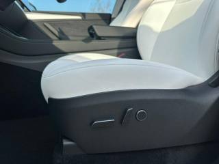 TESLA Model Y usata, con Boardcomputer