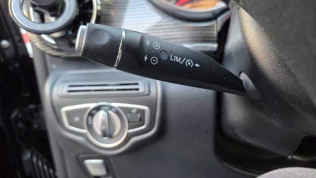 MERCEDES-BENZ V 300 usata, con Fari LED