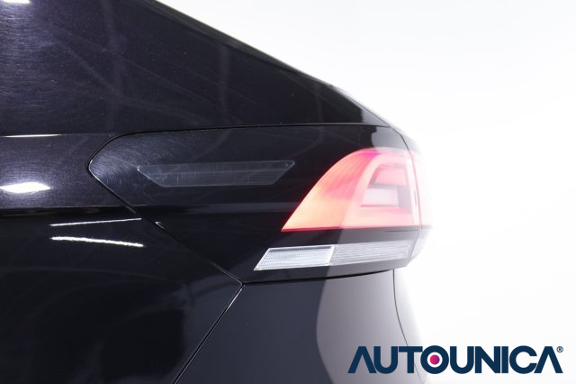 VOLKSWAGEN Taigo usata, con Frenata d