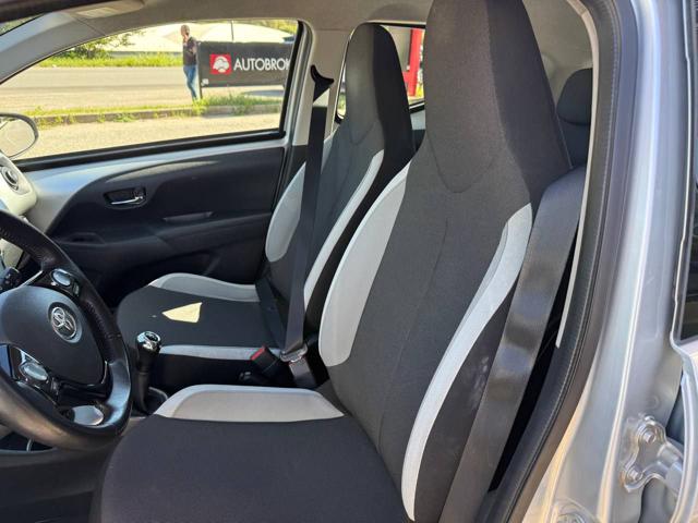 TOYOTA Aygo usata, con Autoradio