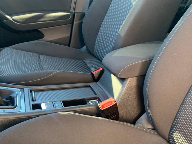 VOLKSWAGEN Golf Variant usata, con Servosterzo