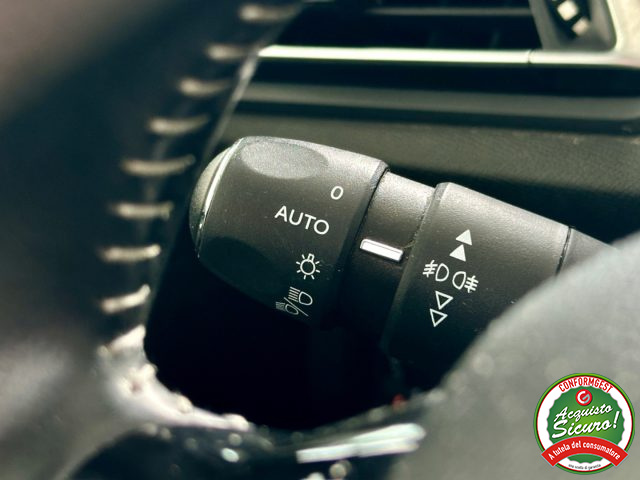 PEUGEOT 308 usata, con Touch screen