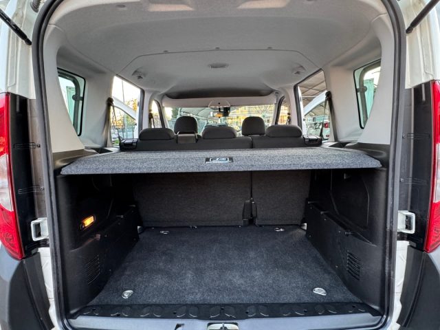 FIAT Doblo usata, con Sedile posteriore sdoppiato