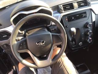 MAHINDRA KUV100 usata, con Airbag Passeggero