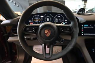 PORSCHE Taycan usata 44