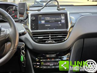 PEUGEOT 208 usata, con Volante in pelle