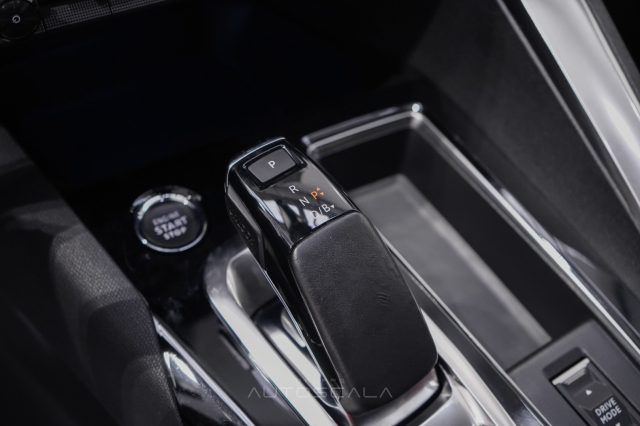 PEUGEOT 3008 usata, con Luci diurne LED