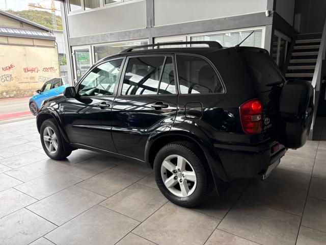 TOYOTA RAV 4 usata, con Autoradio