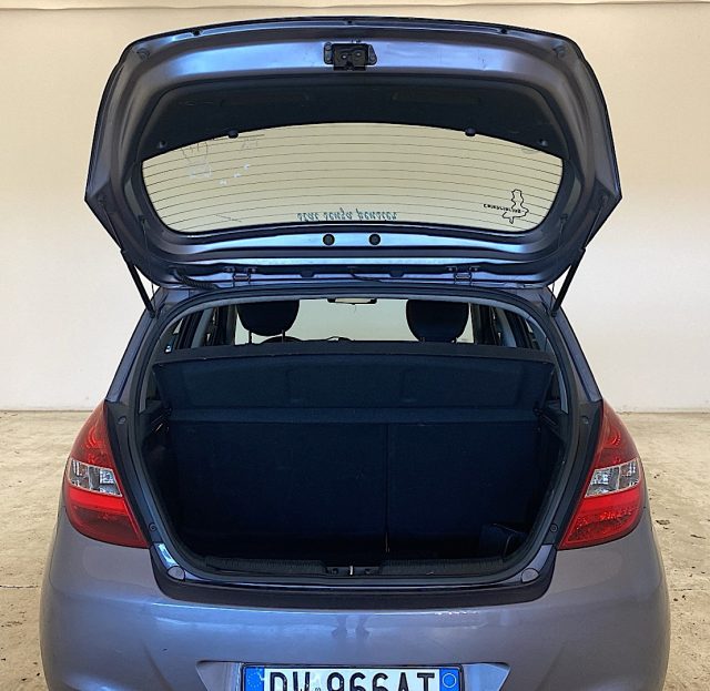 HYUNDAI i20 usata, con Frenata d