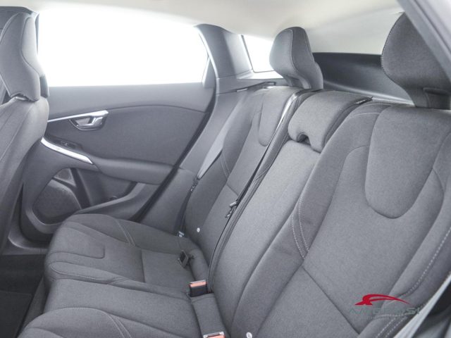 VOLVO V40 Cross Country usata 9