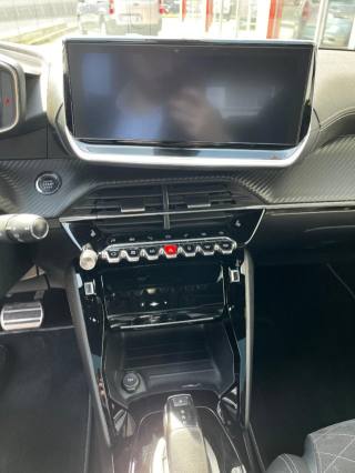 PEUGEOT 2008 usata, con Cruise Control