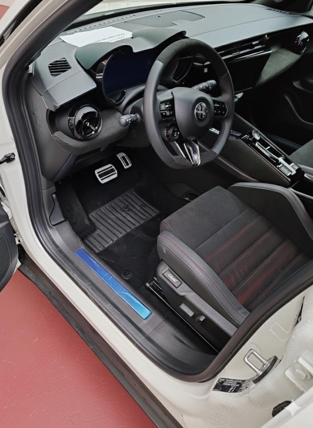 ALFA ROMEO Junior usata, con Boardcomputer