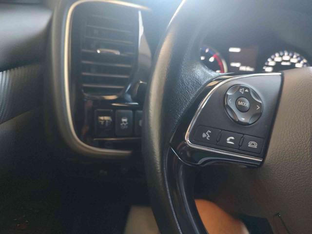 MITSUBISHI Outlander usata, con Park Distance Control