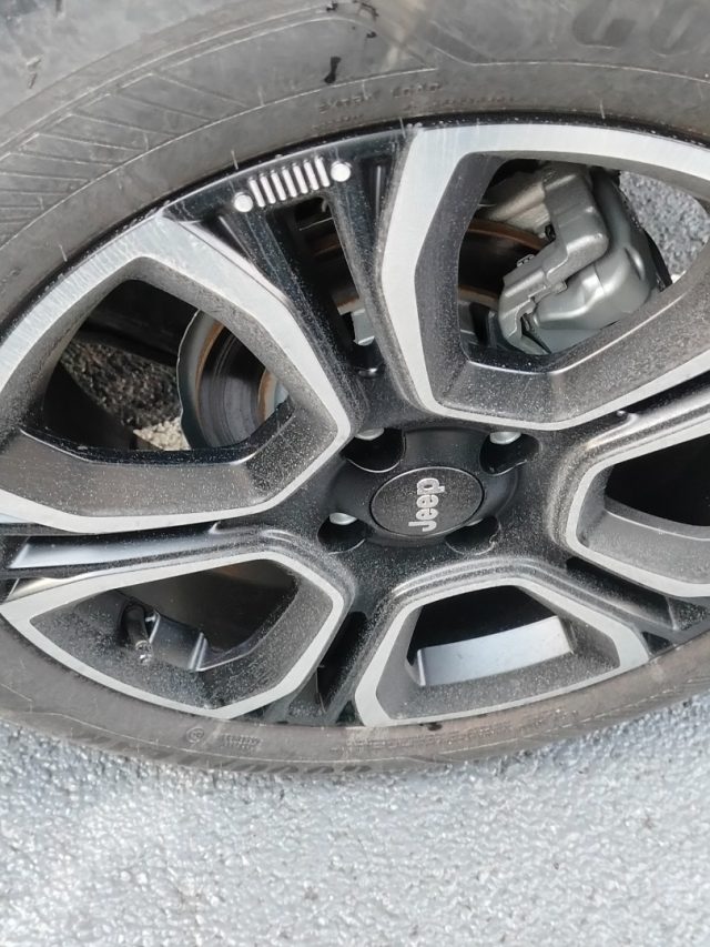 JEEP Avenger usata, con Autoradio digitale