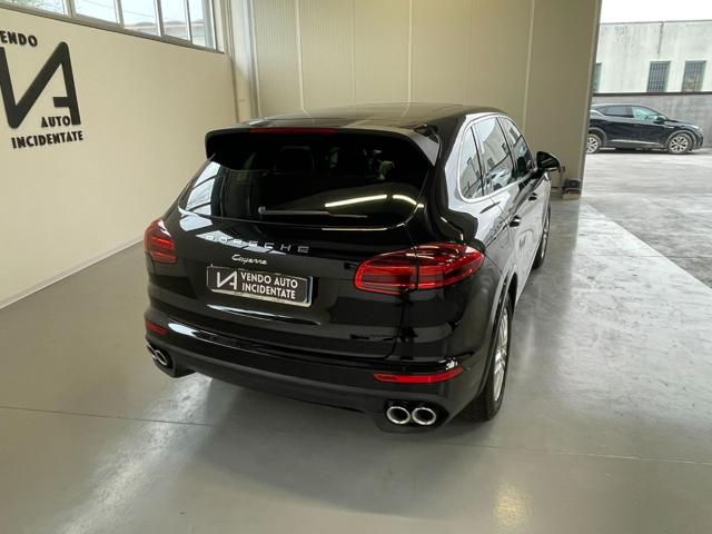 PORSCHE Cayenne usata, con Autoradio