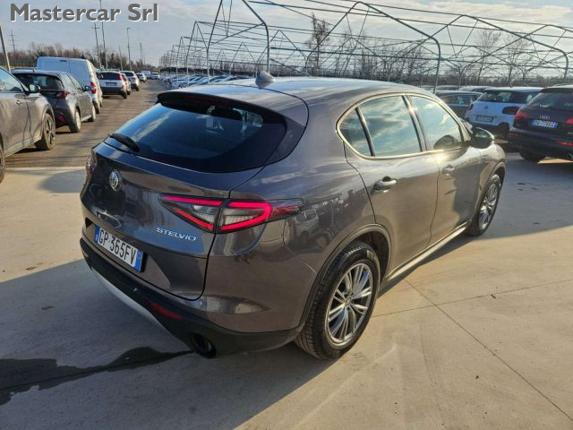 ALFA ROMEO Stelvio usata, con Autoradio