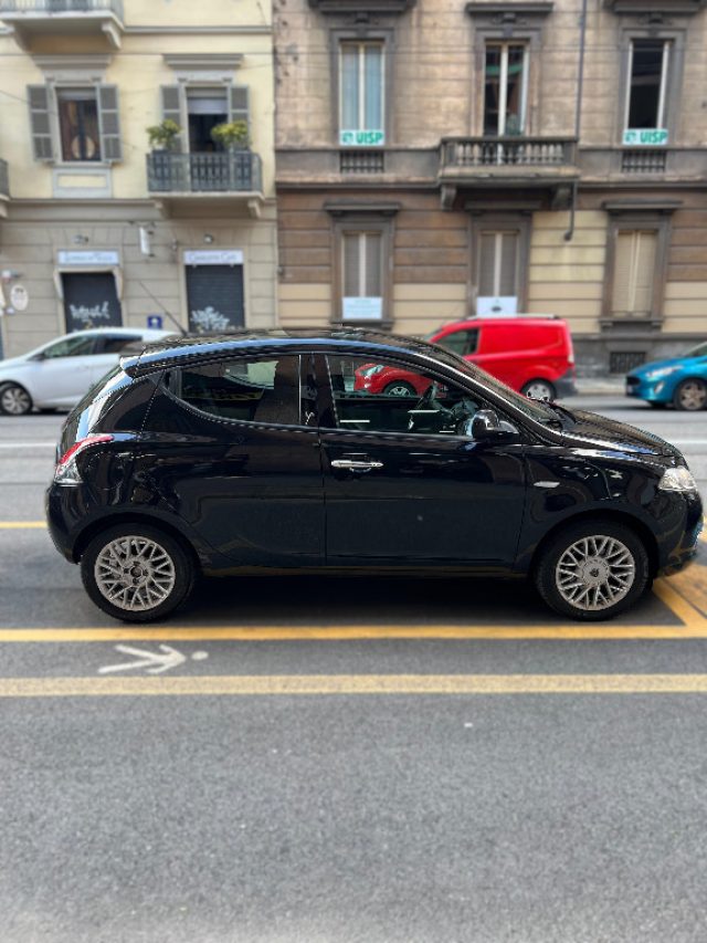 LANCIA Ypsilon usata, con Airbag