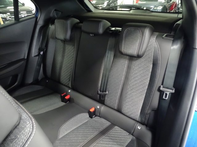 PEUGEOT 2008 usata, con Volante in pelle