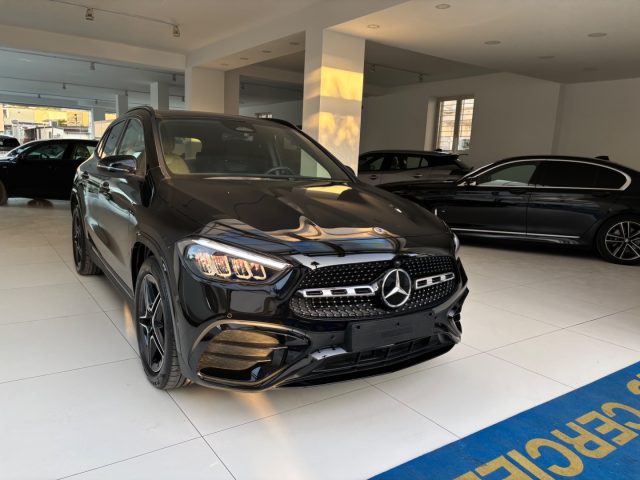 MERCEDES-BENZ GLA 200 usata, con Park Distance Control