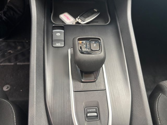 NISSAN Qashqai usata, con Fari LED