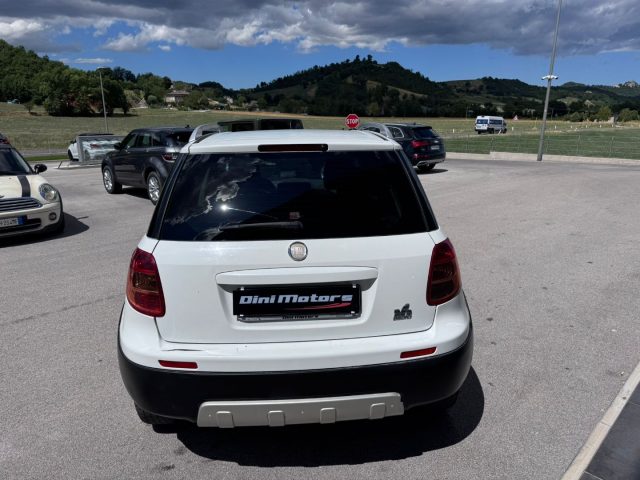 FIAT Sedici usata, con Cerchi in lega