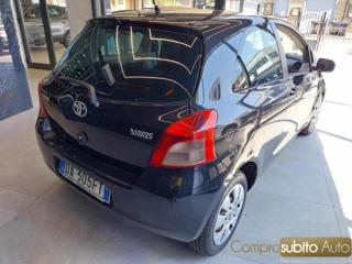 TOYOTA Yaris usata, con Alzacristalli elettrici