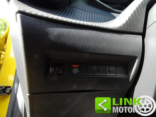 PEUGEOT 208 usata, con Volante in pelle