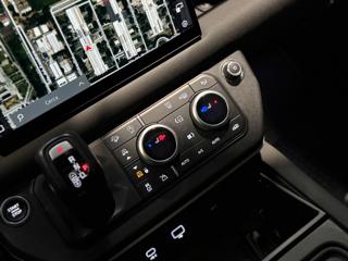 LAND ROVER Defender usata, con Volante in pelle