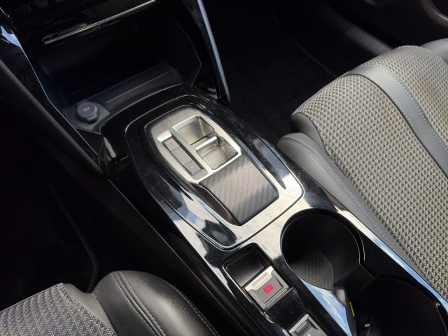 PEUGEOT 2008 usata, con Fari LED