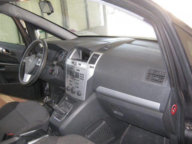 OPEL Zafira usata, con Autoradio