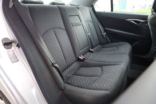MERCEDES-BENZ E 220 usata, con Controllo automatico clima