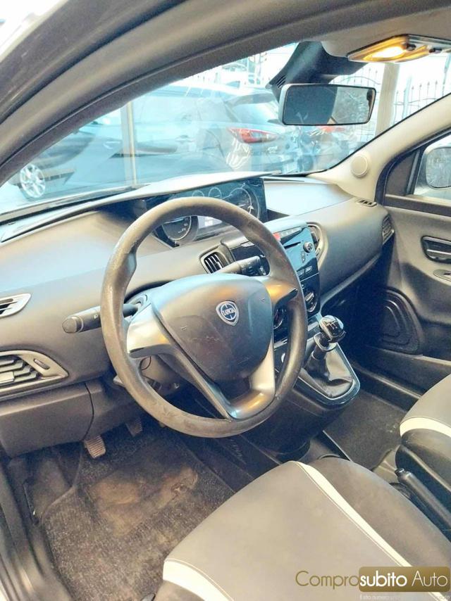 LANCIA Ypsilon usata, con ESP