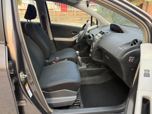 TOYOTA Yaris usata 14