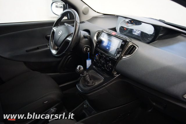 LANCIA Ypsilon usata, con Fendinebbia