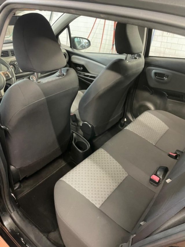 TOYOTA Yaris usata, con Luce d