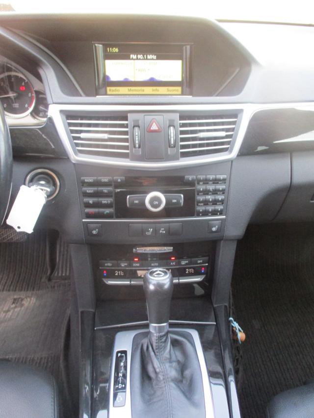 MERCEDES-BENZ E 220 usata, con Sensori di parcheggio posteriori